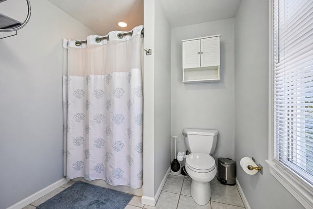 2 Stone Meadow Farm Dr, Shrewsbury, MA 01545