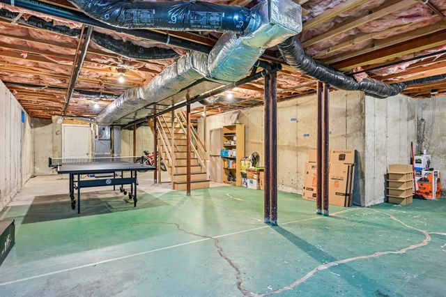 2 Stone Meadow Farm Dr, Shrewsbury, MA 01545
