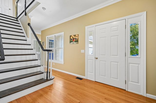 2 Stone Meadow Farm Dr, Shrewsbury, MA 01545