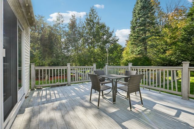 2 Stone Meadow Farm Dr, Shrewsbury, MA 01545