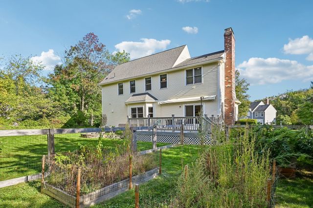 2 Stone Meadow Farm Dr, Shrewsbury, MA 01545