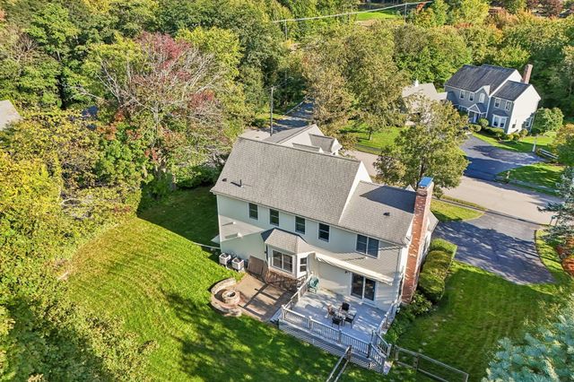 2 Stone Meadow Farm Dr, Shrewsbury, MA 01545