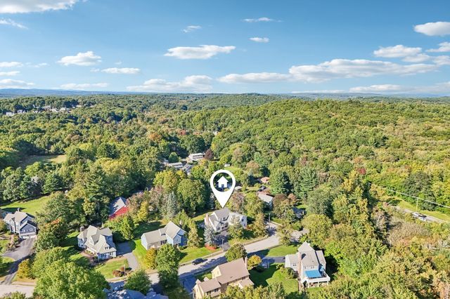 2 Stone Meadow Farm Dr, Shrewsbury, MA 01545