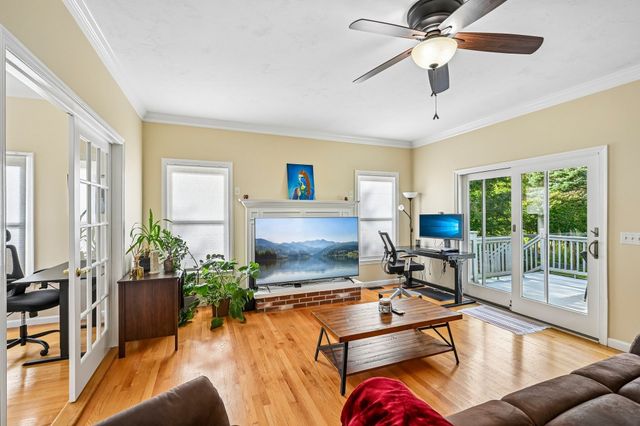 2 Stone Meadow Farm Dr, Shrewsbury, MA 01545