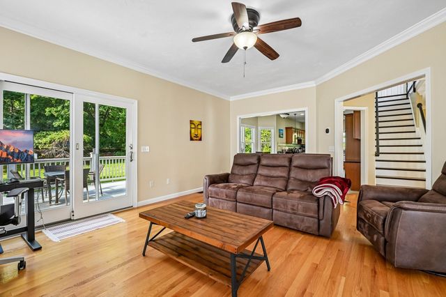 2 Stone Meadow Farm Dr, Shrewsbury, MA 01545