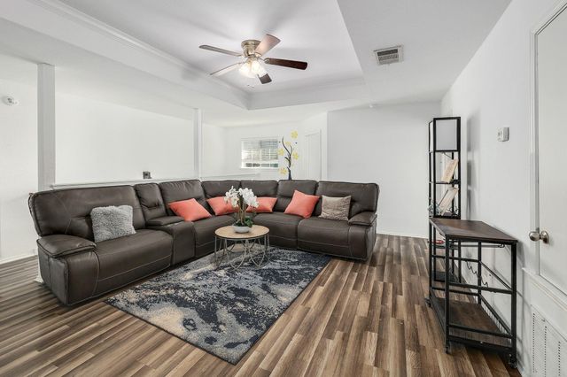 120 Mallard LN, Leander, TX 78641