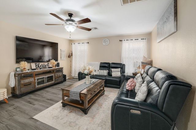 120 Mallard LN, Leander, TX 78641