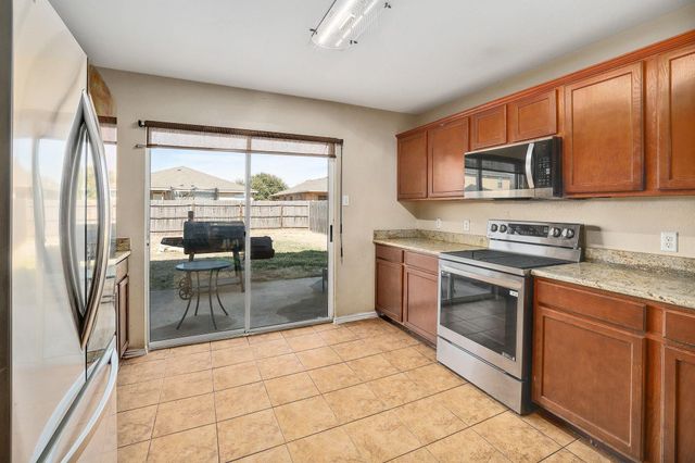 120 Mallard LN, Leander, TX 78641