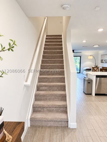 5013 Woods Edge Cir, Riviera Beach, FL 33410