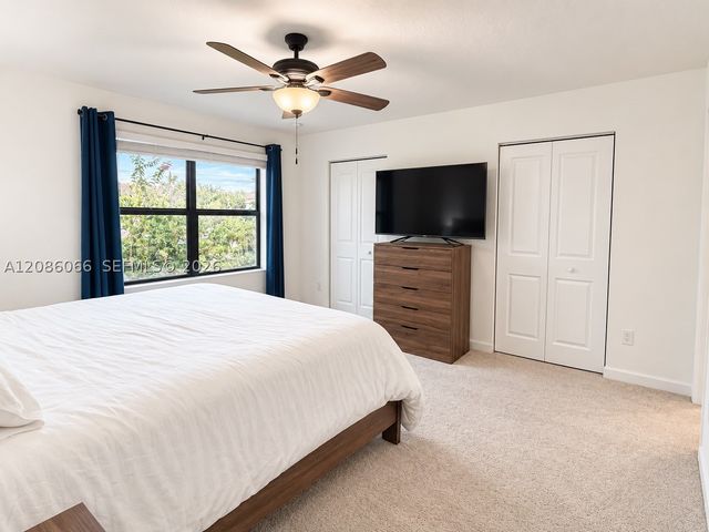 5013 Woods Edge Cir, Riviera Beach, FL 33410