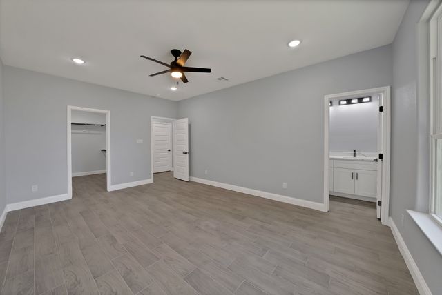 206 Lakeview Drive, Runaway Bay, TX 76426