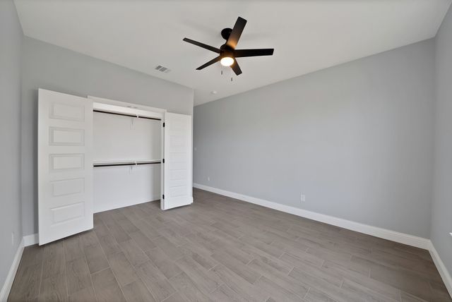 206 Lakeview Drive, Runaway Bay, TX 76426