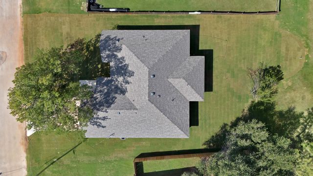 206 Lakeview Drive, Runaway Bay, TX 76426