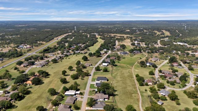 206 Lakeview Drive, Runaway Bay, TX 76426