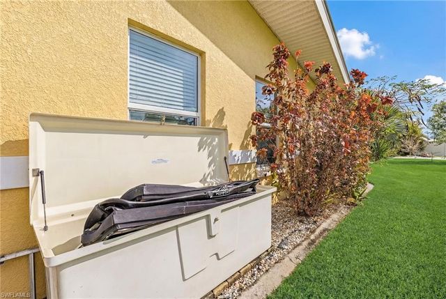 4814 SW 1st CT, Cape Coral, FL 33914