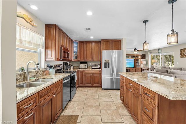 4814 SW 1st CT, Cape Coral, FL 33914