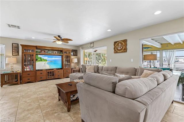 4814 SW 1st CT, Cape Coral, FL 33914