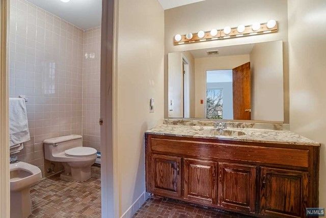 42-32 Debruin Drive, Fair Lawn, NJ 07410