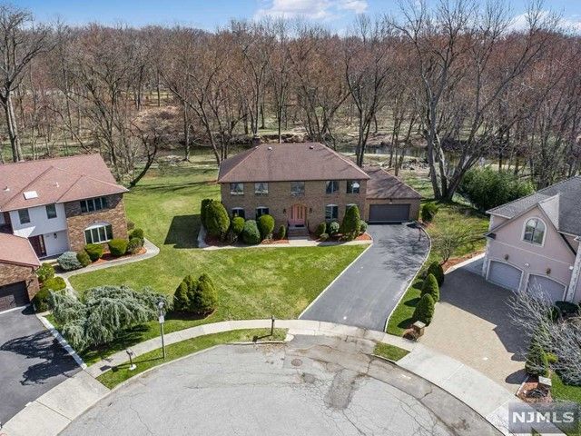 42-32 Debruin Drive, Fair Lawn, NJ 07410