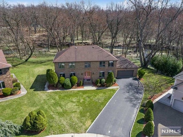 42-32 Debruin Drive, Fair Lawn, NJ 07410
