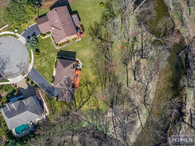 42-32 Debruin Drive, Fair Lawn, NJ 07410
