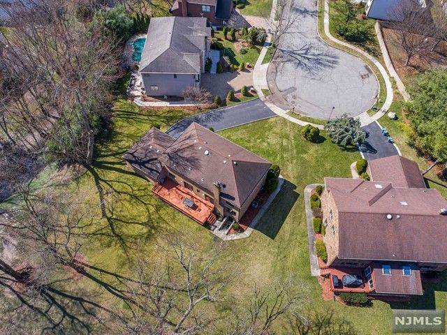 42-32 Debruin Drive, Fair Lawn, NJ 07410