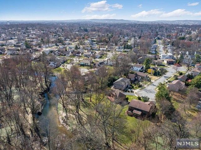 42-32 Debruin Drive, Fair Lawn, NJ 07410