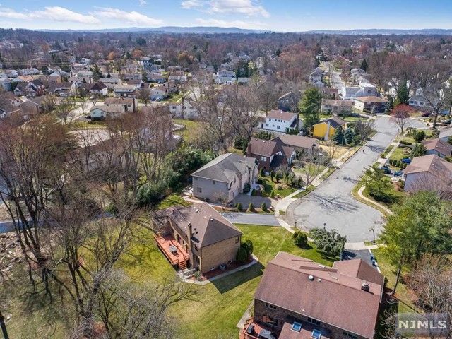 42-32 Debruin Drive, Fair Lawn, NJ 07410
