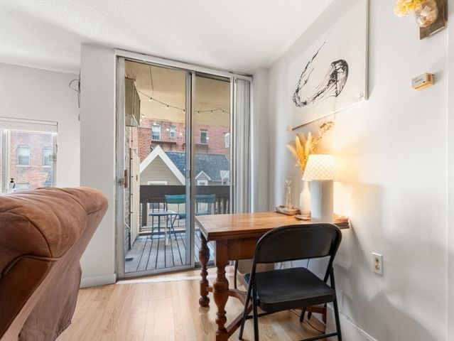 872 Massachusetts Avenue 303, Cambridge, MA 02139