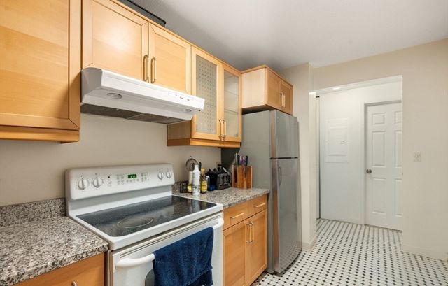 872 Massachusetts Avenue 303, Cambridge, MA 02139