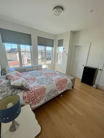 254 Spencer Avenue 5, Chelsea, MA 02150