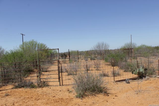 200 Rogers Ranch Road, Big Wells, TX 78830