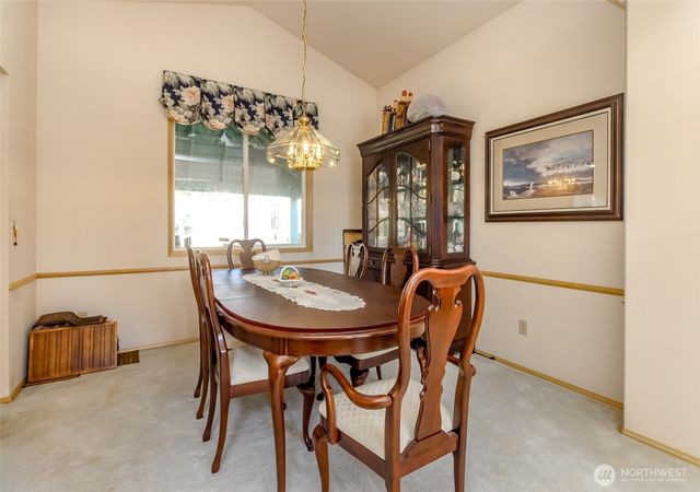 176 Eagle Ridge Drive E, Puyallup, WA 98374