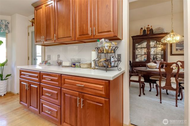 176 Eagle Ridge Drive E, Puyallup, WA 98374