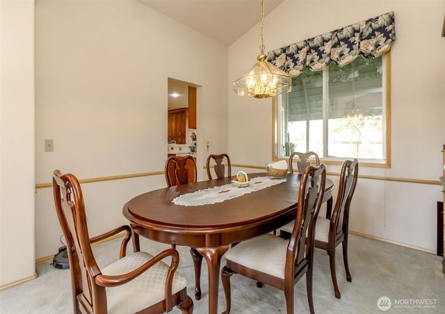 176 Eagle Ridge Drive E, Puyallup, WA 98374