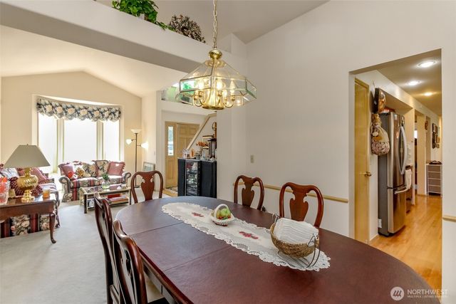 176 Eagle Ridge Drive E, Puyallup, WA 98374