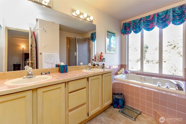 176 Eagle Ridge Drive E, Puyallup, WA 98374