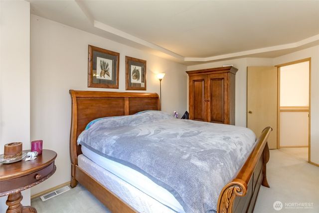 176 Eagle Ridge Drive E, Puyallup, WA 98374