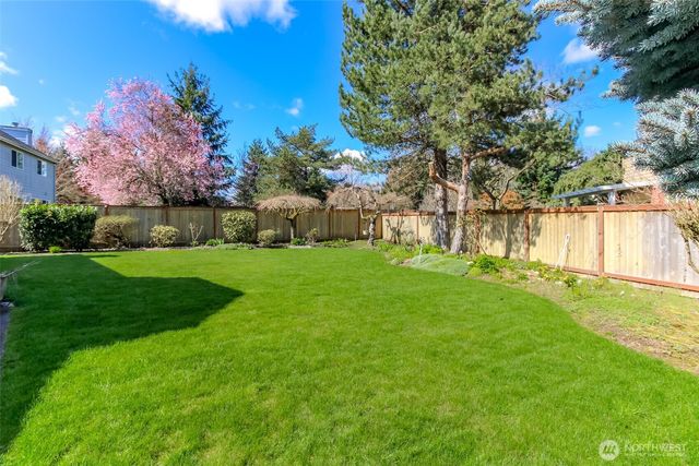 176 Eagle Ridge Drive E, Puyallup, WA 98374