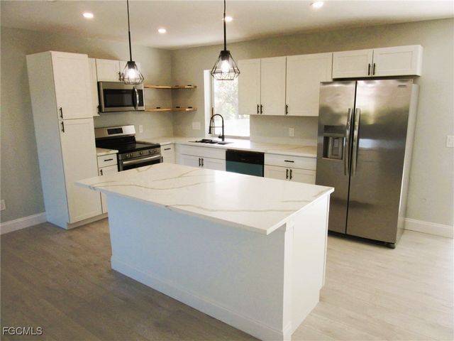 2122 SE 5th TER, Cape Coral, FL 33990