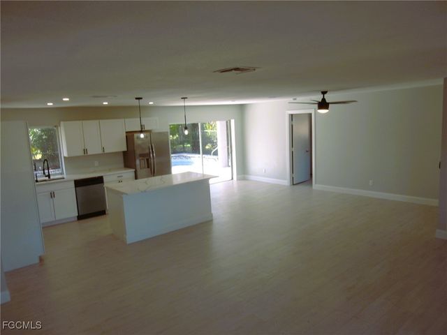 2122 SE 5th TER, Cape Coral, FL 33990