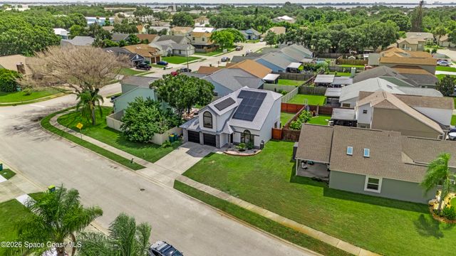 2333 Meadow Cove Boulevard, Melbourne, FL 32935