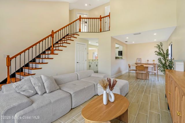 2333 Meadow Cove Boulevard, Melbourne, FL 32935