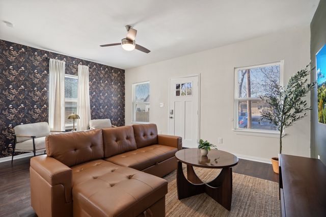 4216 E Side Avenue, Dallas, TX 75226