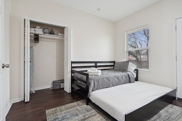 4216 E Side Avenue, Dallas, TX 75226