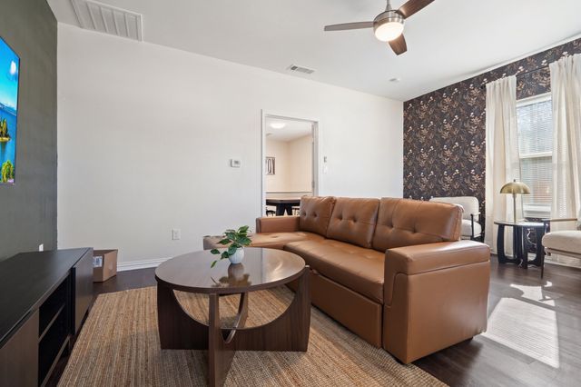 4216 E Side Avenue, Dallas, TX 75226
