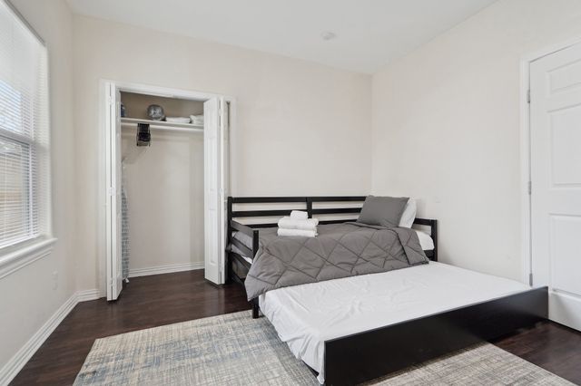4216 E Side Avenue, Dallas, TX 75226