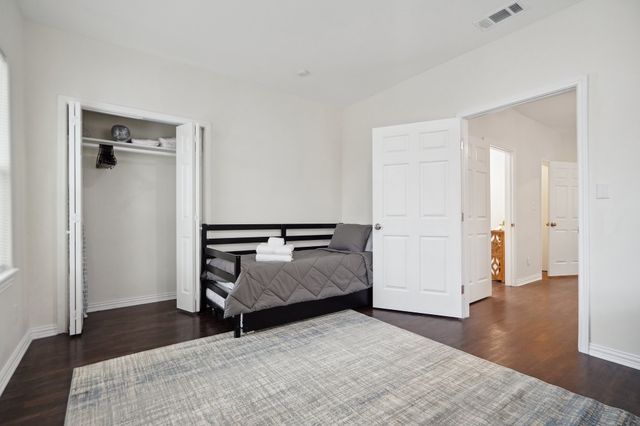 4216 E Side Avenue, Dallas, TX 75226