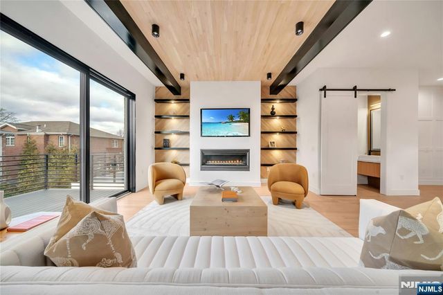 1047 Anderson Avenue A, Fort Lee, NJ 07024