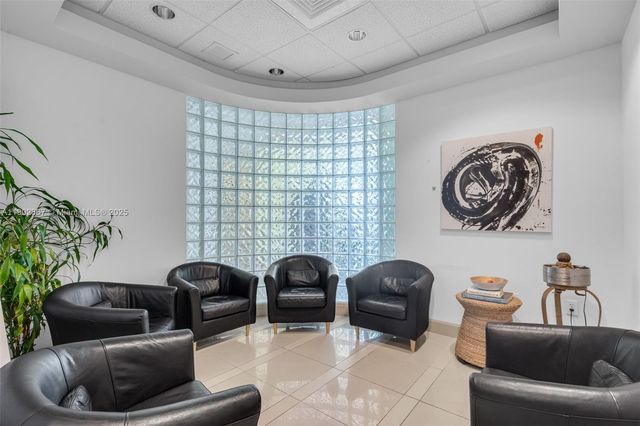 175 SW 7th St 1212, Miami, FL 33130